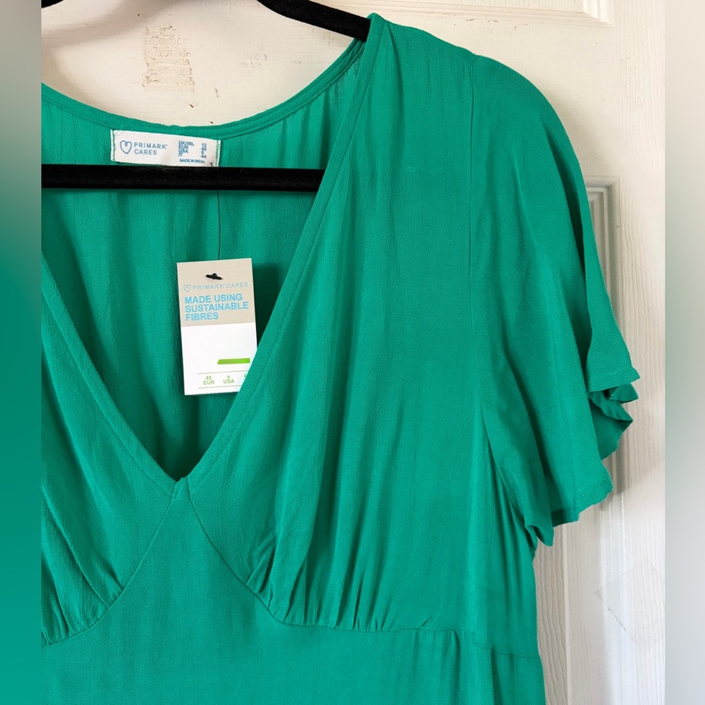 Primark Care Vibrant Green V-Neck Dress, Short‎ Bell Sleeve Sz 8 - Picture 3 of 8